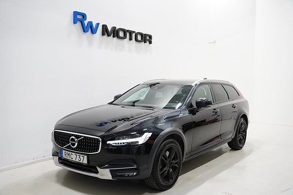 Volvo V90 Cross Country 2 of 5
