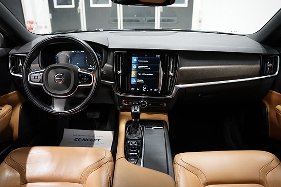 Volvo V90 Cross Country 8 of 22