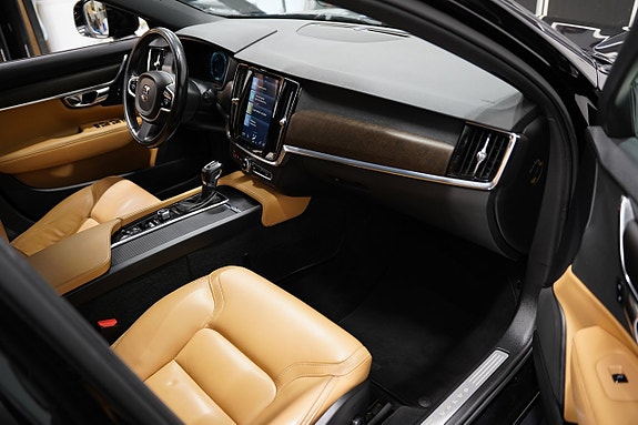 Volvo V90 Cross Country 7 of 22