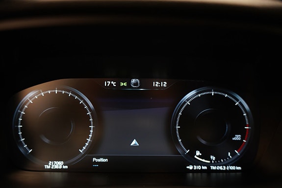 Volvo V90 Cross Country 10 of 22