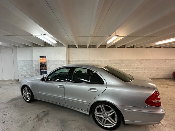 Mercedes-Benz E200 7 of 23