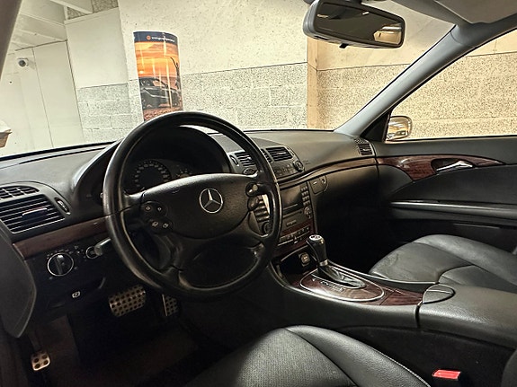 Mercedes-Benz E200 10 of 23