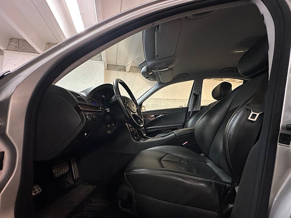 Mercedes-Benz E200 8 of 23