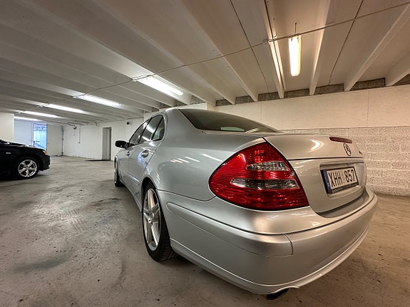 Mercedes-Benz E200 6 of 23