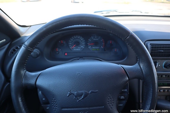 Ford Mustang 8 of 20