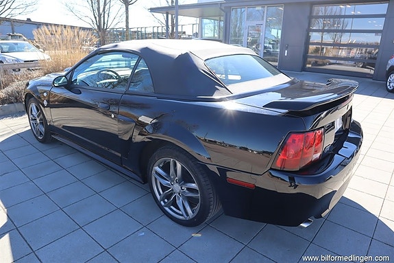 Ford Mustang 18 of 20