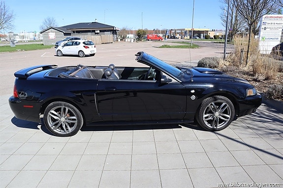Ford Mustang 3 of 20