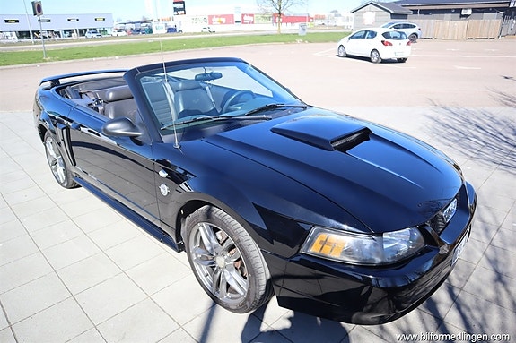 Ford Mustang 4 of 20