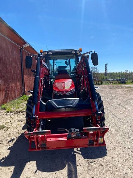 Massey Ferguson 5713 S 3 of 24
