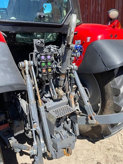 Massey Ferguson 5713 S 18 of 24