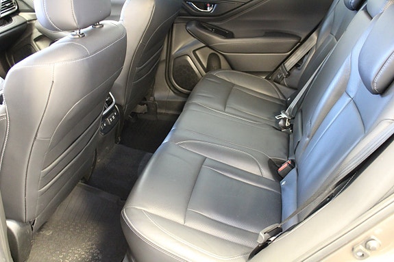 Subaru Outback 7 of 16