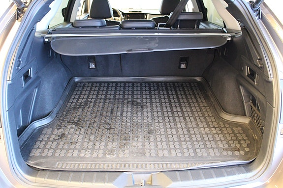 Subaru Outback 8 of 16
