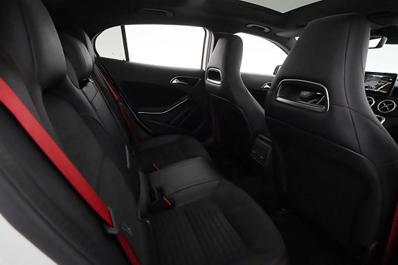 Mercedes-Benz GLA220 d 19 of 30