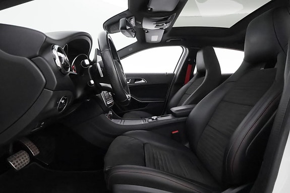 Mercedes-Benz GLA220 d 10 of 30