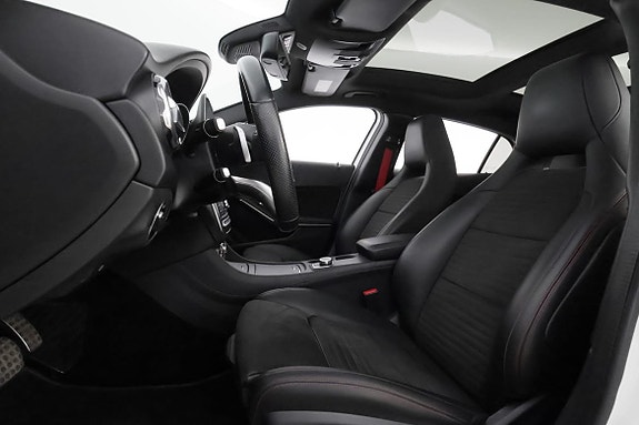 Mercedes-Benz GLA220 d 11 of 30