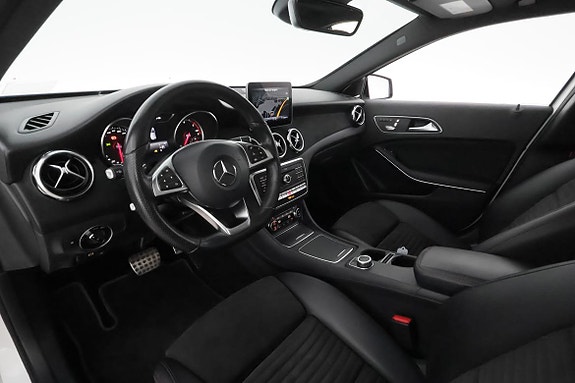 Mercedes-Benz GLA220 d 12 of 30