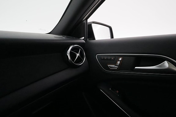 Mercedes-Benz GLA220 d 28 of 30