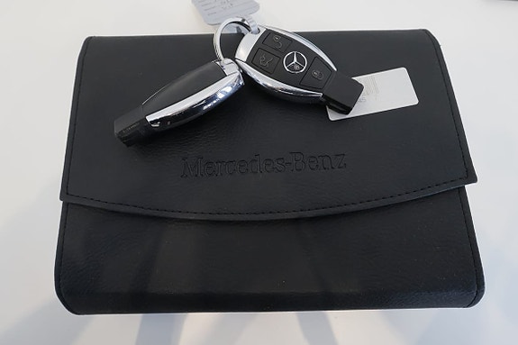 Mercedes-Benz GLA220 d 30 of 30