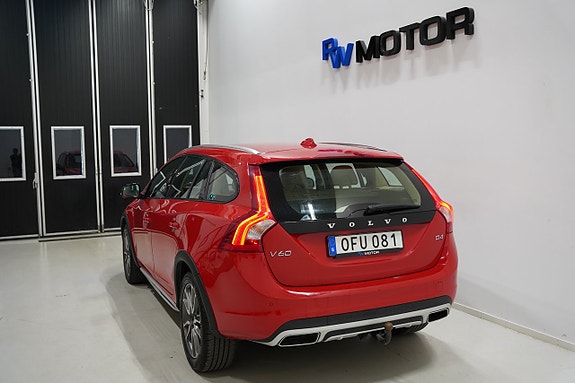 Volvo V60 Cross Country 4 of 5