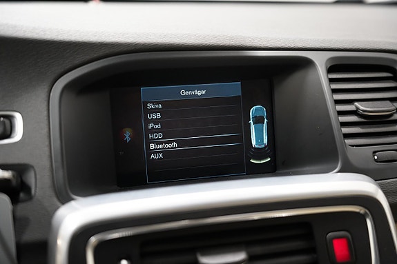 Volvo V60 Cross Country 15 of 19