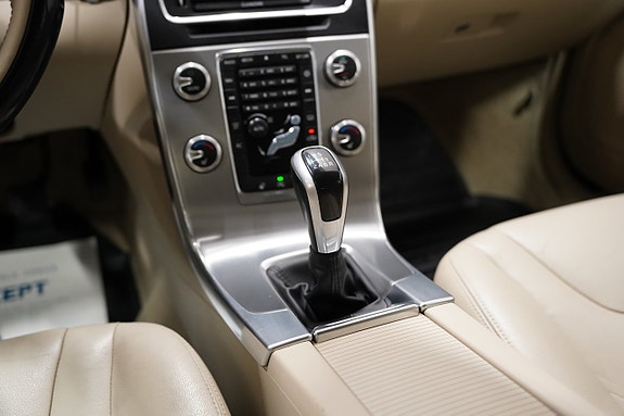 Volvo V60 Cross Country 13 of 19