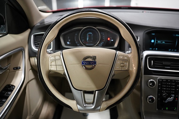 Volvo V60 Cross Country 11 of 19