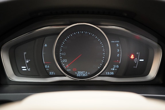 Volvo V60 Cross Country 12 of 19