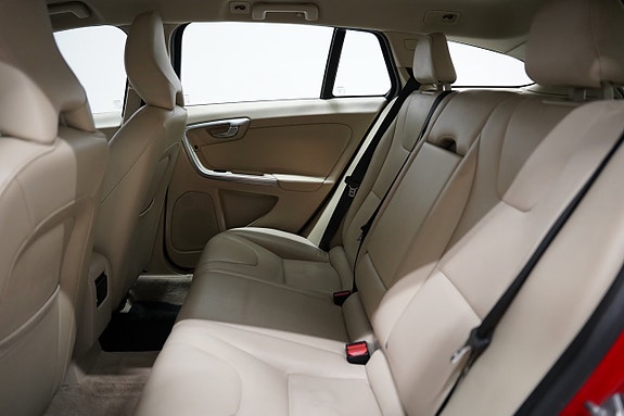 Volvo V60 Cross Country 17 of 19
