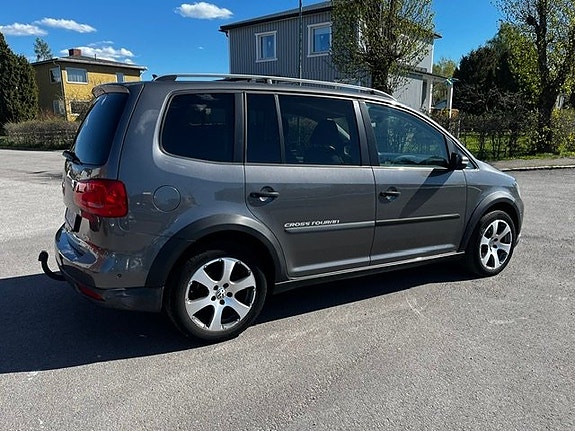 Volkswagen CrossTouran 5 of 5