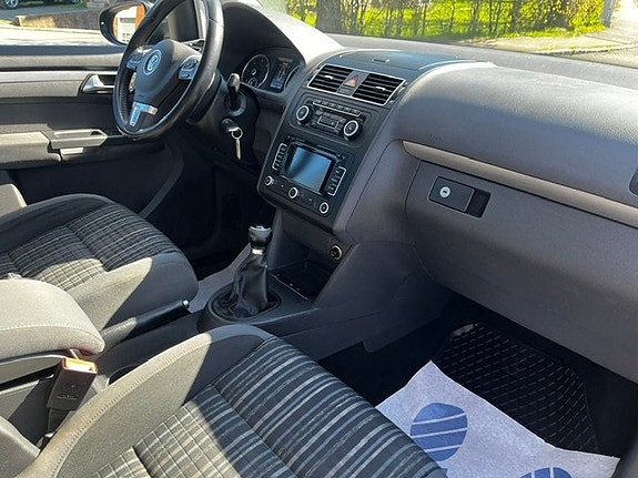 Volkswagen Touran Cross 6 of 11