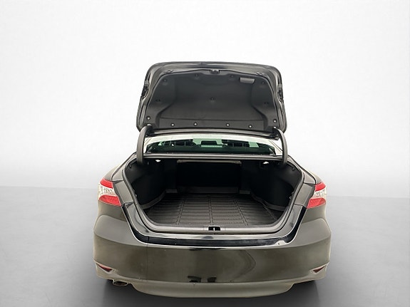 Toyota Camry 29 of 30