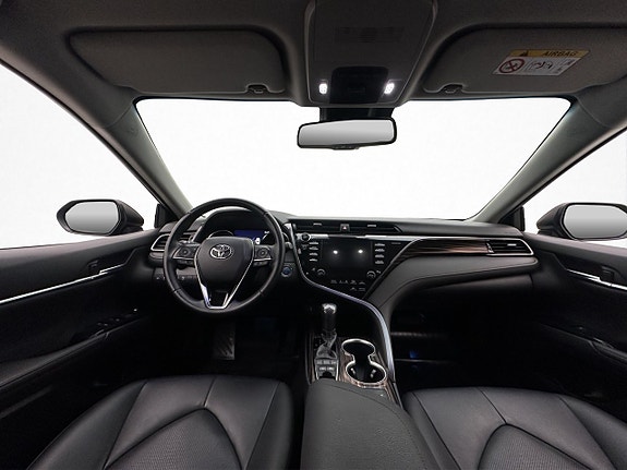 Toyota Camry 12 of 30