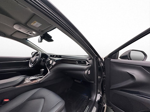 Toyota Camry 26 of 30