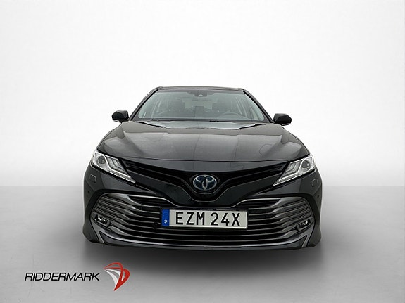 Toyota Camry 2 of 5