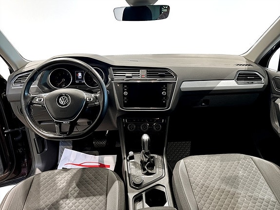 Volkswagen Tiguan 5 of 15