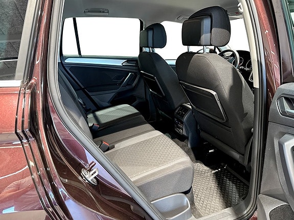 Volkswagen Tiguan 8 of 15