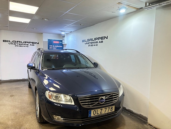 Volvo V70 2 of 18