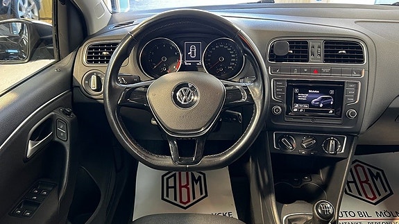 Volkswagen Polo 9 of 15