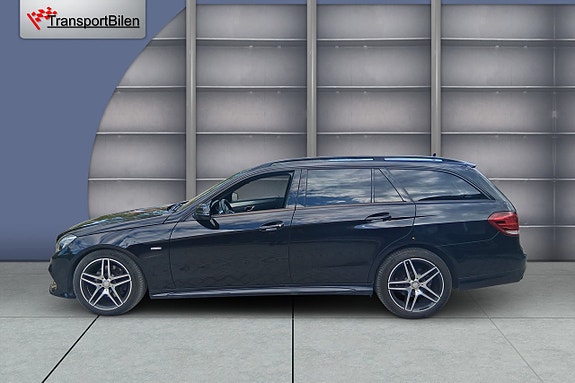 Mercedes-Benz E220 2 of 5