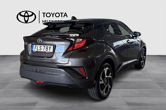 Toyota C-HR 4 of 5