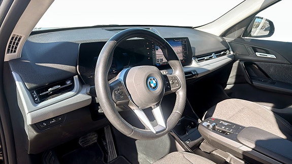 BMW iX1 12 of 15