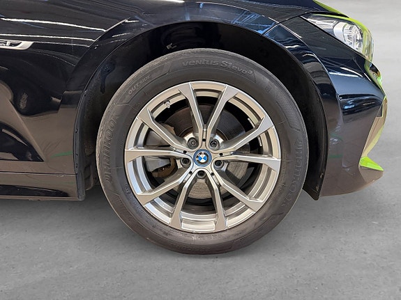 BMW 330e 8 of 23