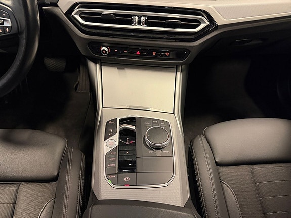 BMW 330e 11 of 23