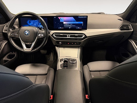 BMW 330e 10 of 23