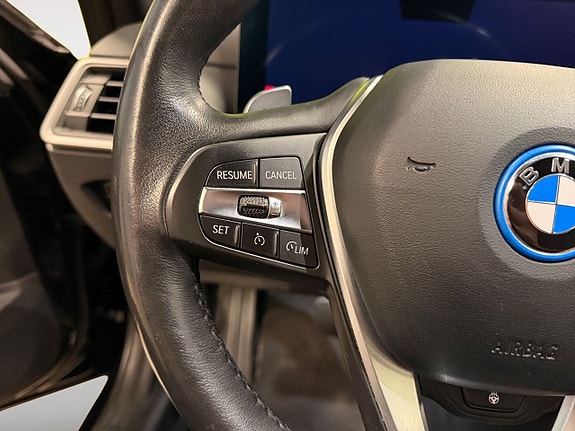 BMW 330e 21 of 23