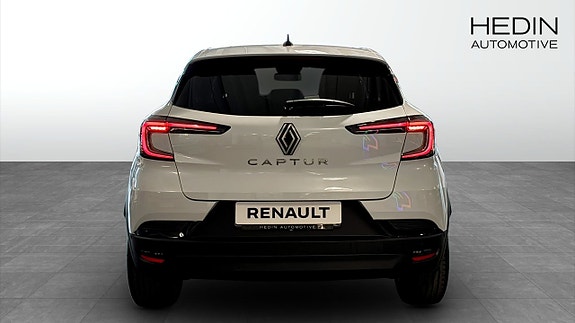 Renault Captur 5 of 9