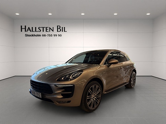 Porsche Macan 2 of 5