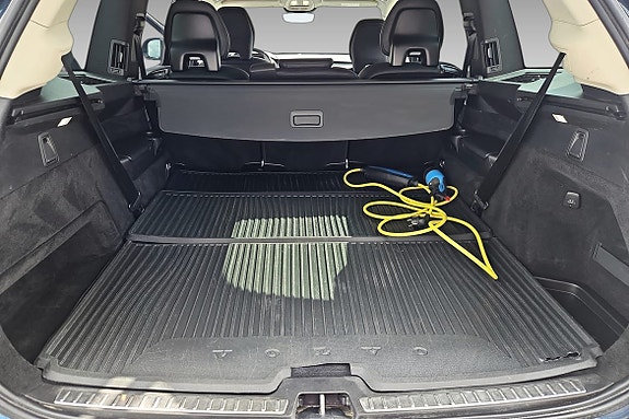 Volvo XC90 16 of 27