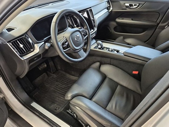 Volvo V60 Cross Country 9 of 11
