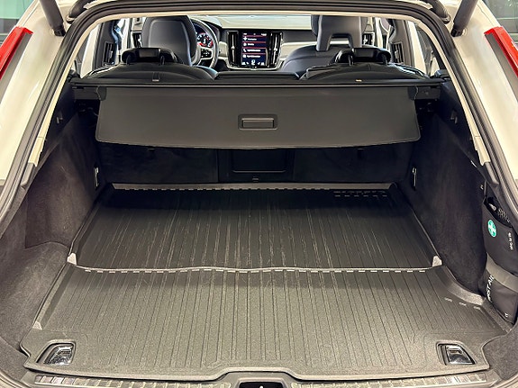 Volvo V90 13 of 23